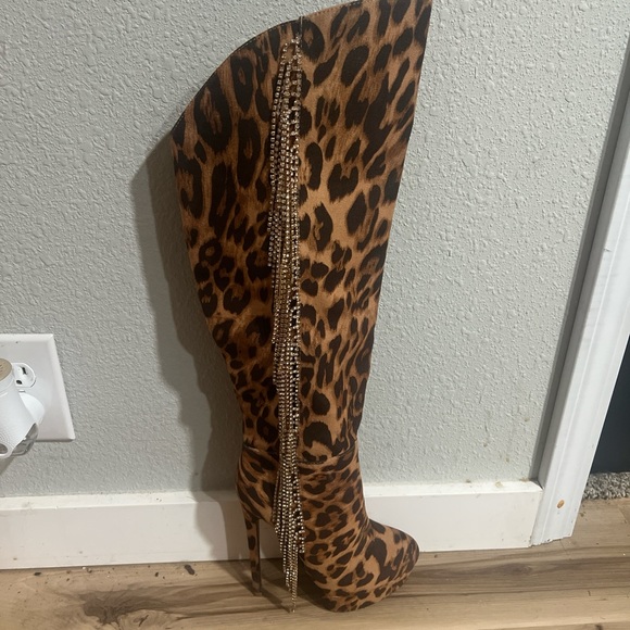 Shoe Dazzle Shoes - Shoe Dazzle Leopard Print Heeled Boots